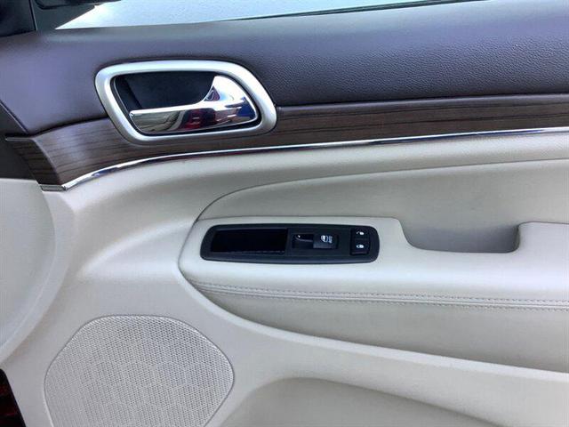 Photo of 2014 Deep Cherry Red Crystal Pearlcoat Jeep Grand Cherokee