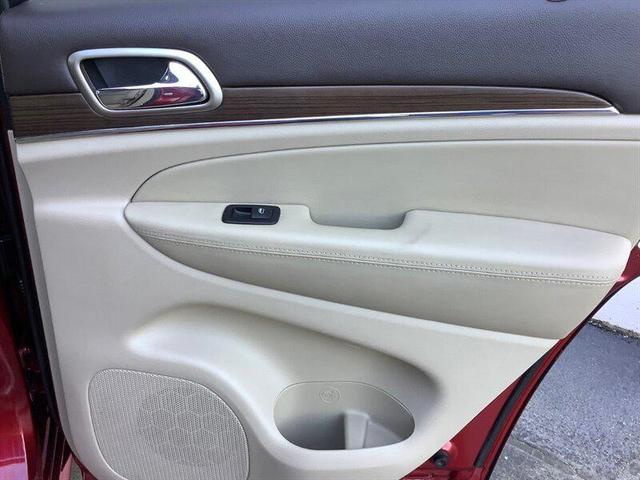 Photo of 2014 Deep Cherry Red Crystal Pearlcoat Jeep Grand Cherokee