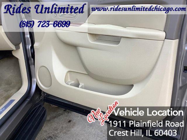 Photo of 2013 Mocha Steel Metallic Chevrolet Suburban