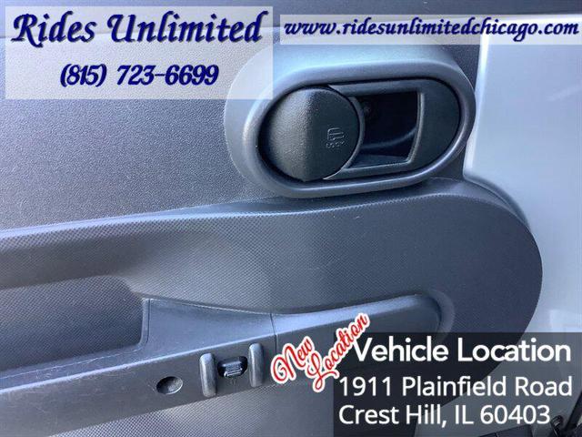 Photo of 2009 Bright Silver Metallic Clear Coat Jeep Wrangler Unlimited