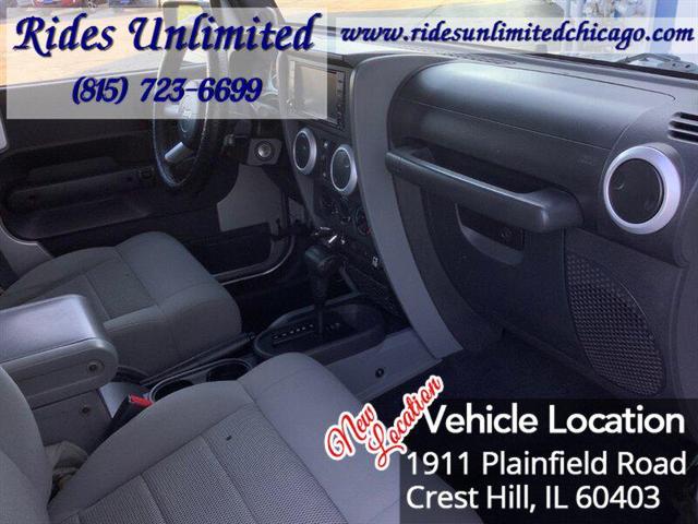 Photo of 2009 Bright Silver Metallic Clear Coat Jeep Wrangler Unlimited