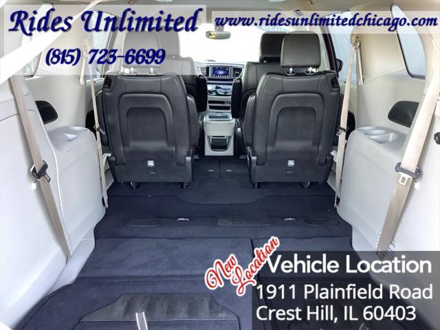 Photo of 2020 Velvet Red Pearlcoat Chrysler Pacifica