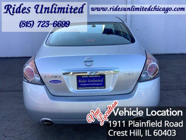 Photo of 2010 Radiant Silver Metallic Nissan Altima