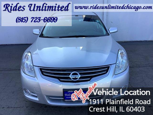 Photo of 2010 Radiant Silver Metallic Nissan Altima