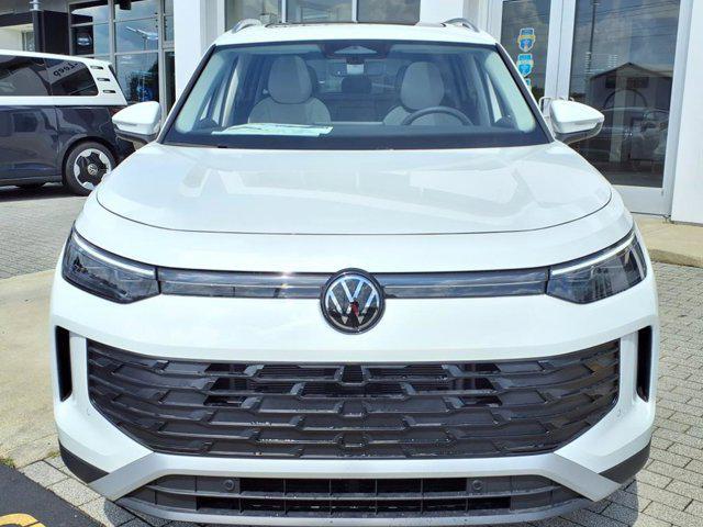 Photo of 2025 Pure White Volkswagen Tiguan
