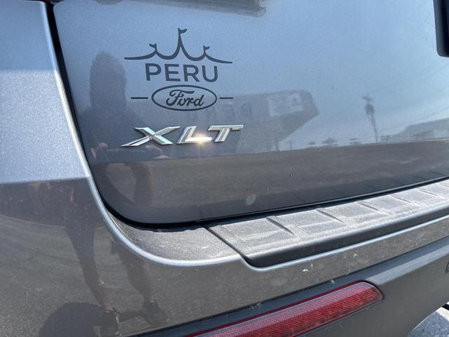Photo of 2022 Carbonized Gray Metallic Ford Explorer