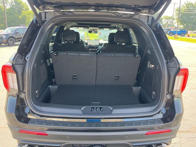 Photo of 2025 Agate Black Metallic Ford Explorer
