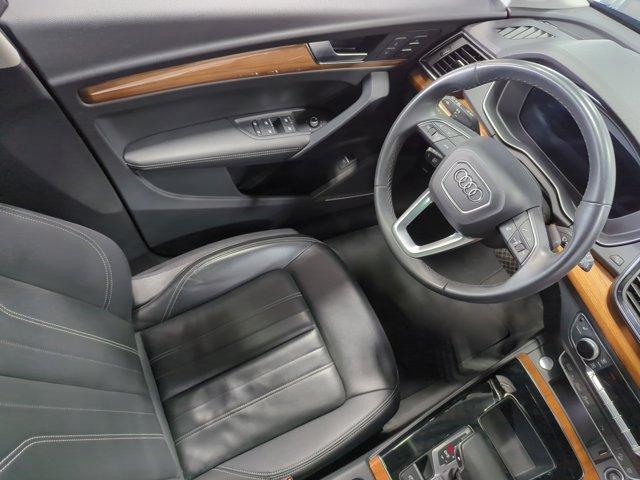 Photo of 2023 Navarra Blue Metallic Audi Q5