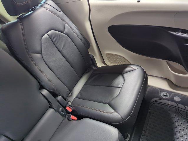 Photo of 2017 Velvet Red Pearlcoat Chrysler Pacifica