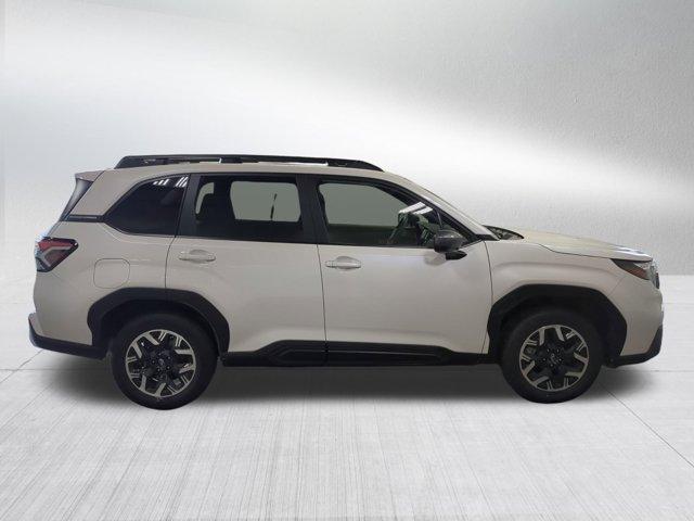 Photo of 2025 Crystal White Pearl Subaru Forester