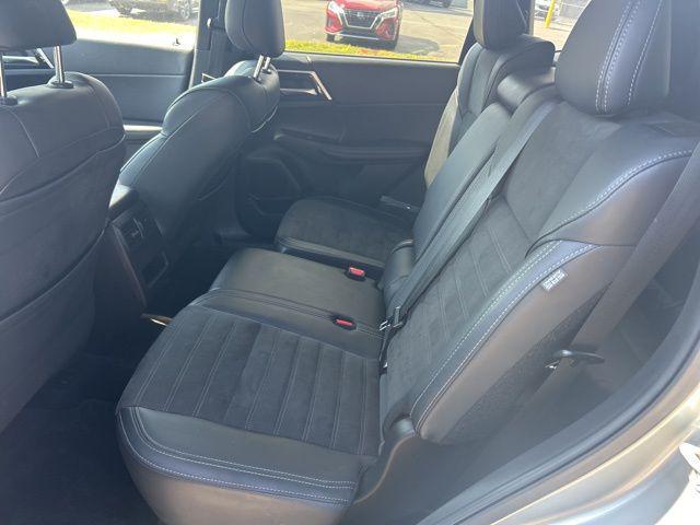Photo of 2024 Alloy Silver Metallic Mitsubishi Outlander