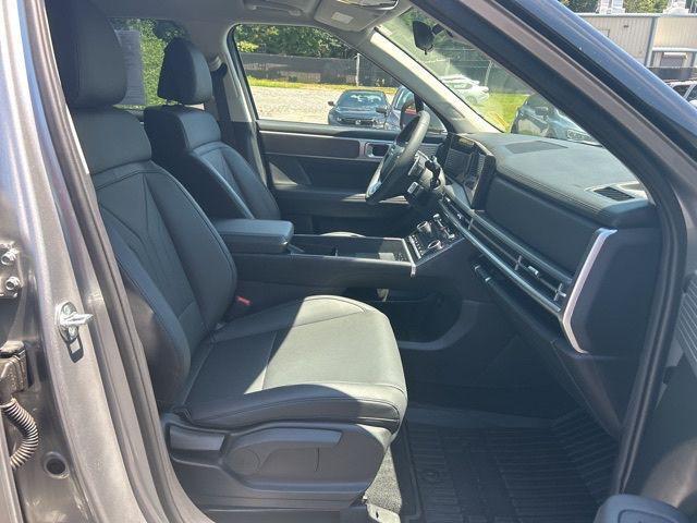 Photo of 2024 Shimmering Silver Hyundai SANTA FE