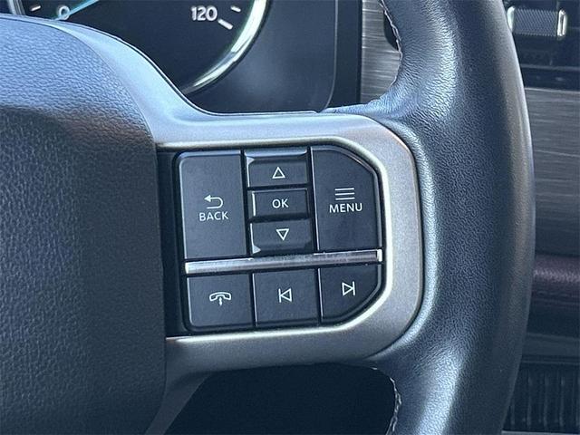 Photo of 2022 Iconic Silver Metallic Ford Expedition