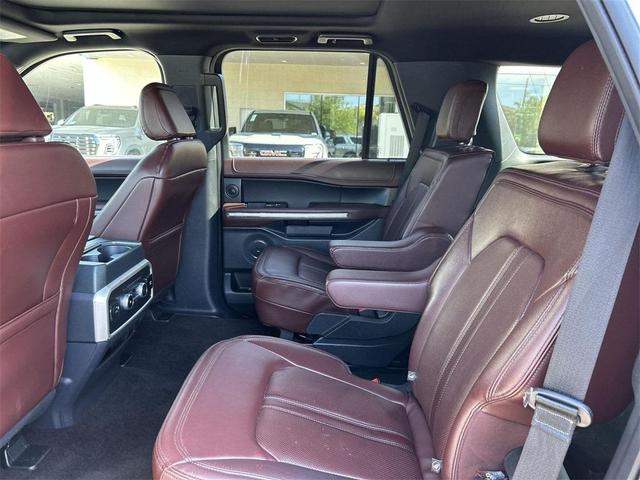 Photo of 2022 Iconic Silver Metallic Ford Expedition
