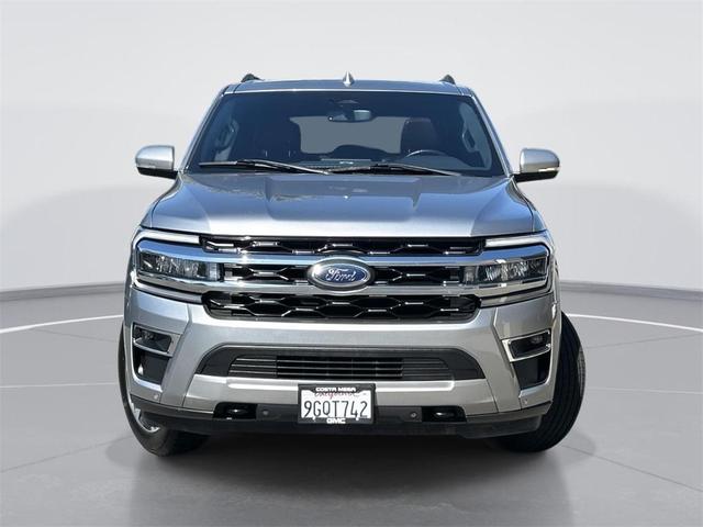 Photo of 2022 Iconic Silver Metallic Ford Expedition