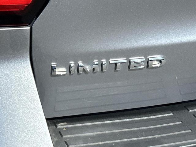 Photo of 2022 Iconic Silver Metallic Ford Expedition