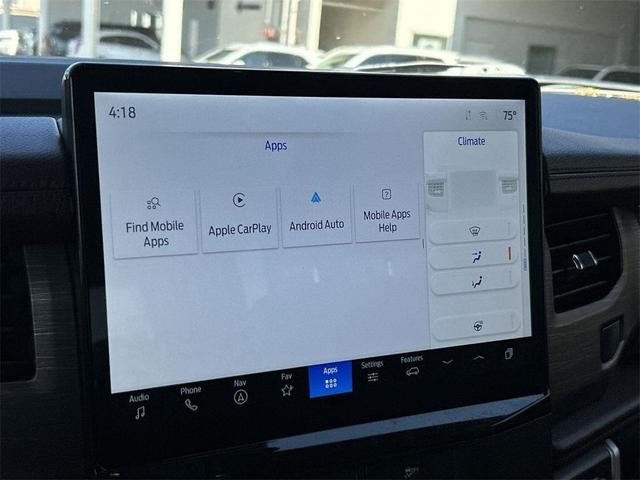 Photo of 2022 Iconic Silver Metallic Ford Expedition