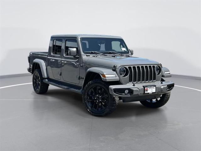 Photo of 2023 Sting Gray Clearcoat Jeep Gladiator