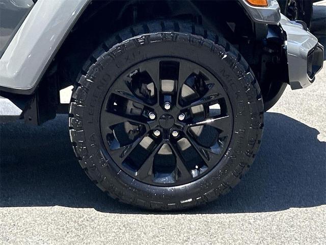 Photo of 2023 Sting Gray Clearcoat Jeep Gladiator