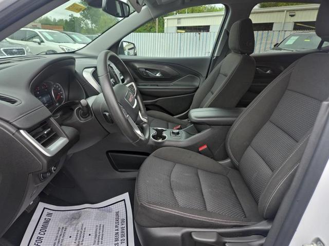 Photo of 2024 Summit White GMC Terrain