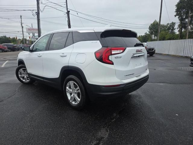 Photo of 2024 Summit White GMC Terrain