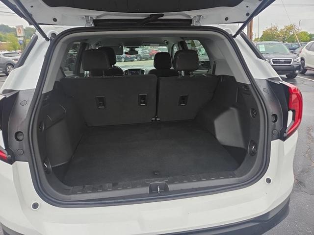 Photo of 2024 Summit White GMC Terrain