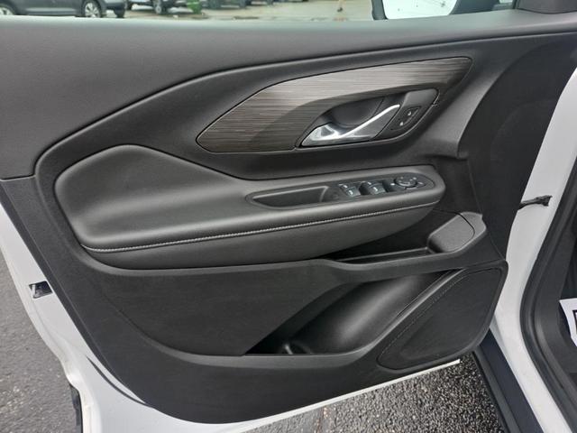 Photo of 2024 Summit White GMC Terrain