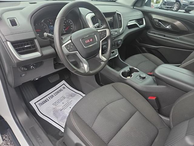 Photo of 2024 Summit White GMC Terrain