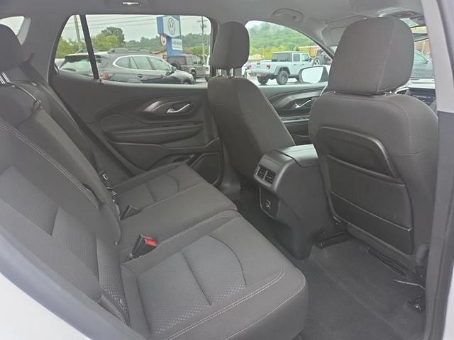 Photo of 2024 Summit White GMC Terrain