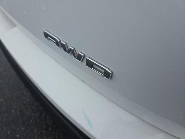 Photo of 2024 Summit White GMC Terrain