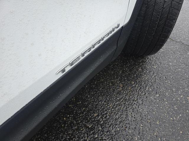 Photo of 2024 Summit White GMC Terrain