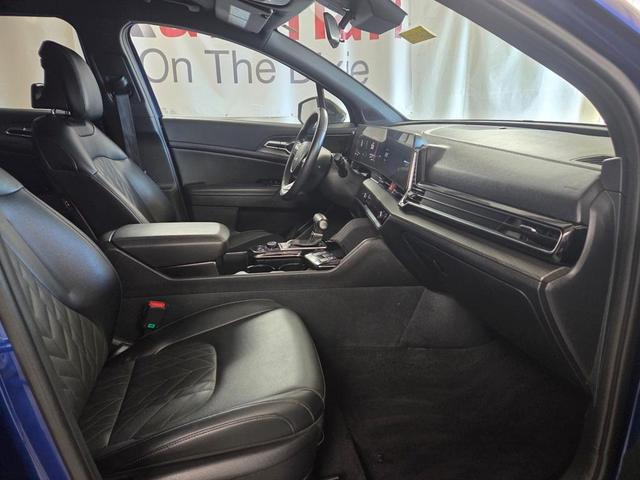 Photo of 2024 Sapphire Blue Kia Sportage