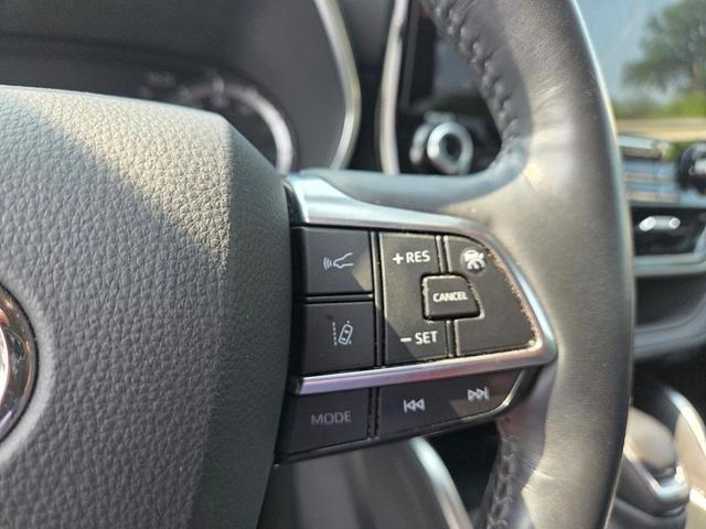 Photo of 2021 Gray Toyota Highlander