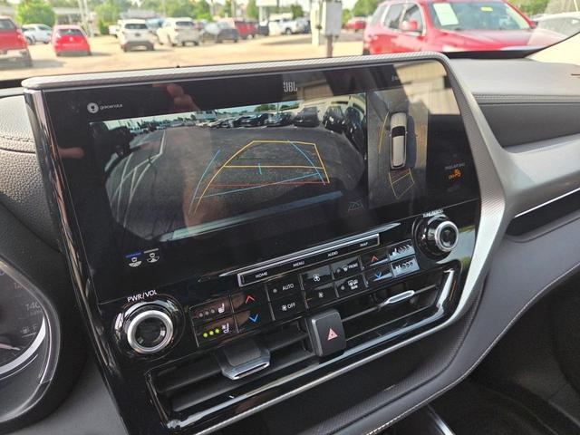 Photo of 2021 Gray Toyota Highlander