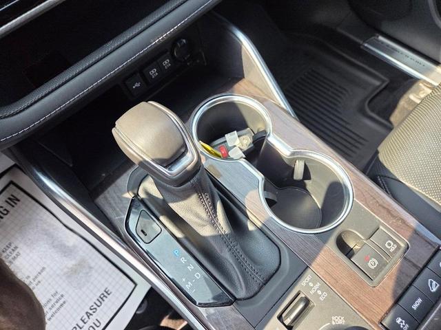 Photo of 2021 Gray Toyota Highlander