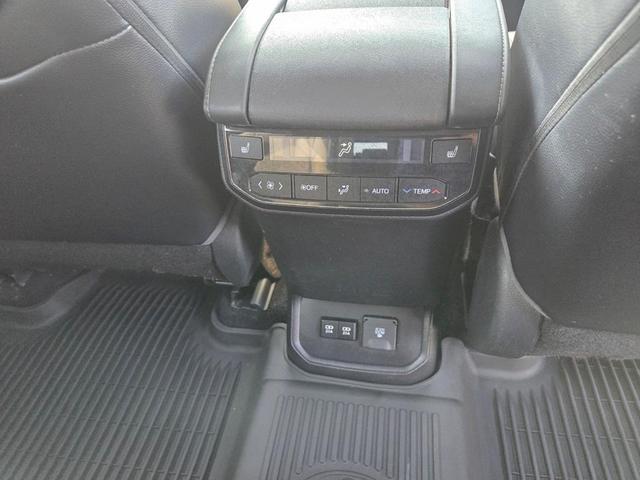 Photo of 2021 Gray Toyota Highlander