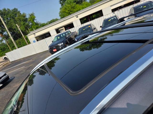 Photo of 2021 Gray Toyota Highlander