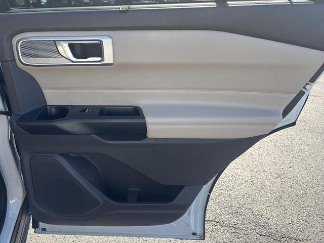 Photo of 2020 White Ford Explorer
