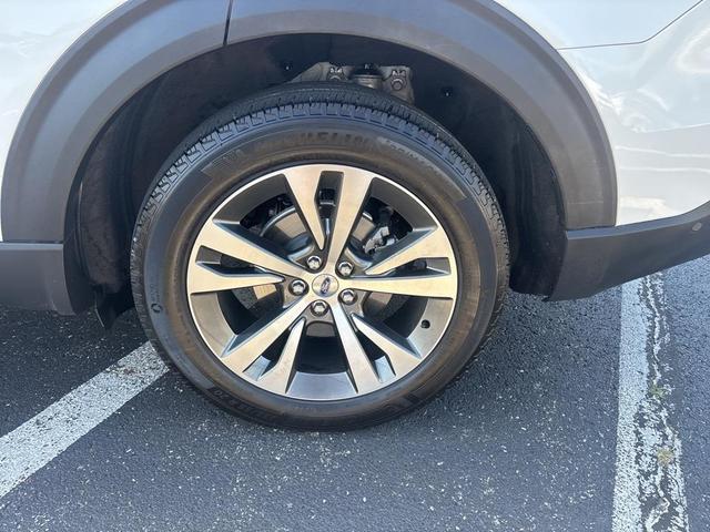 Photo of 2020 White Ford Explorer