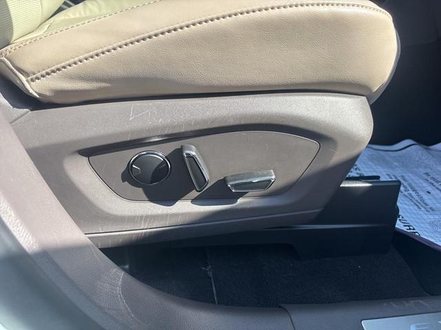 Photo of 2020 White Ford Explorer