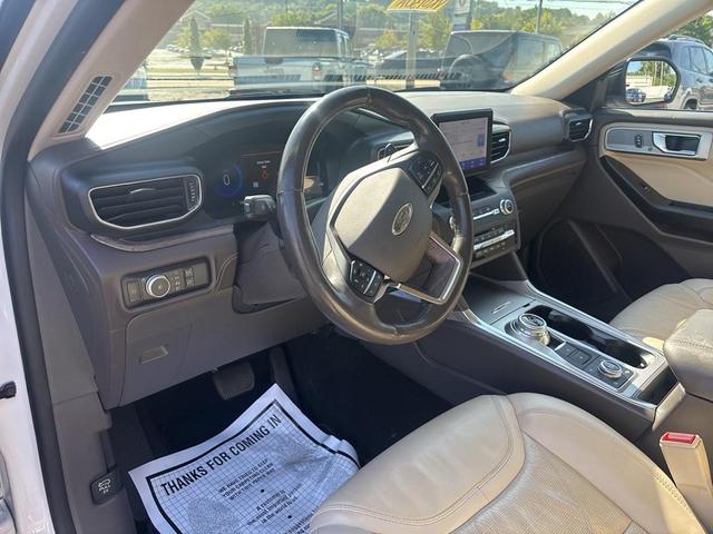 Photo of 2020 White Ford Explorer