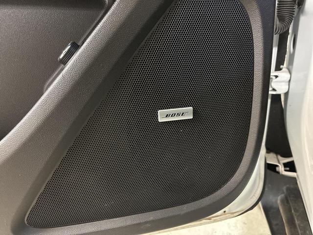 Photo of 2021 Summit White Chevrolet Traverse