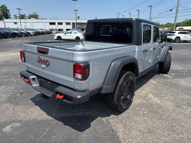 Photo of 2023 Silver Zynith Clearcoat Jeep Gladiator