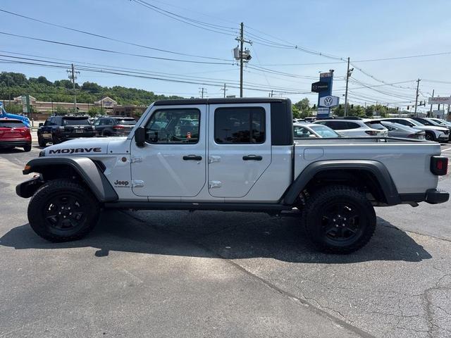 Photo of 2023 Silver Zynith Clearcoat Jeep Gladiator