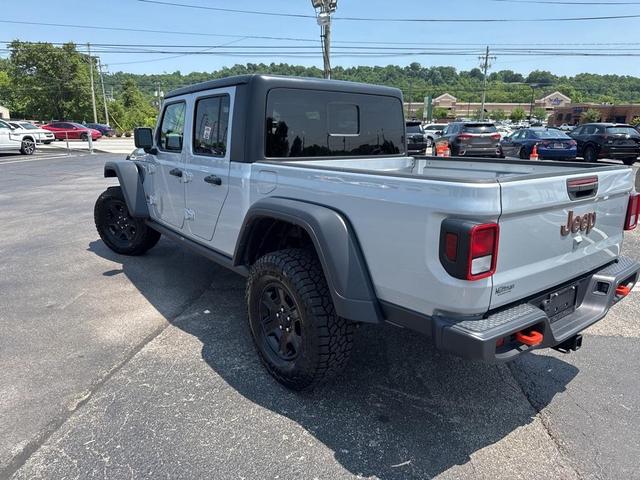 Photo of 2023 Silver Zynith Clearcoat Jeep Gladiator