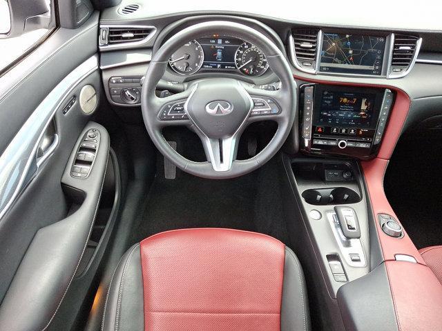 Photo of 2024 Radiant White INFINITI QX50