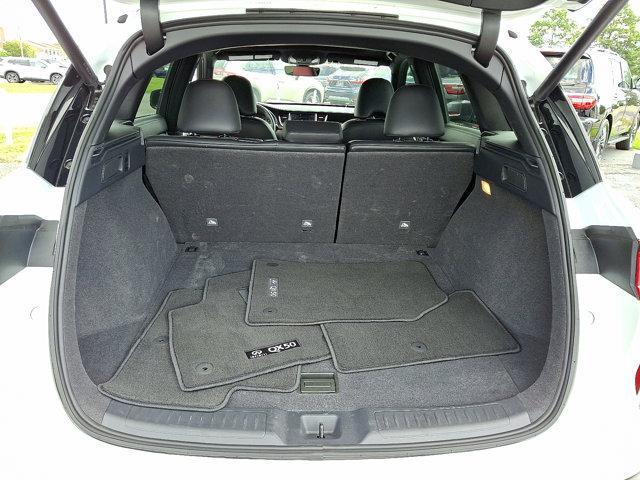 Photo of 2024 Radiant White INFINITI QX50