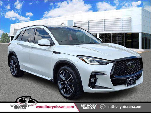 Photo of 2024 Radiant White INFINITI QX50