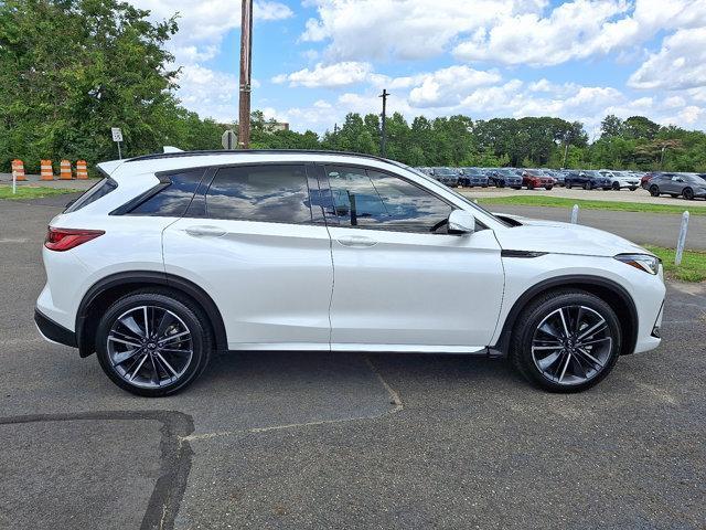 Photo of 2024 Radiant White INFINITI QX50