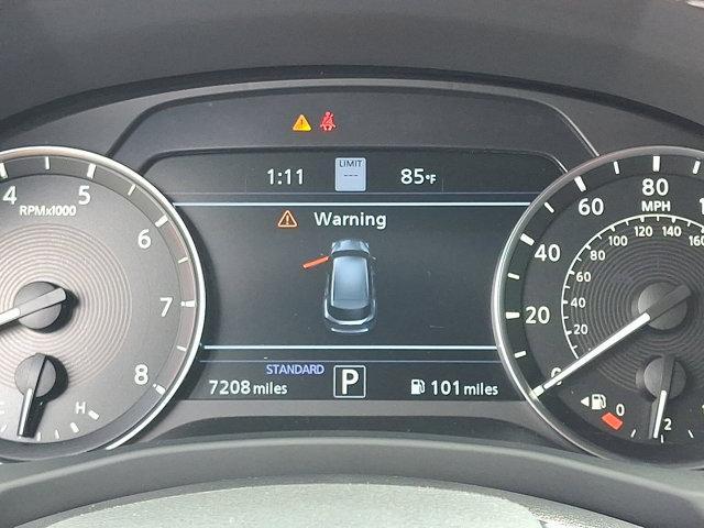 Photo of 2024 Radiant White INFINITI QX50
